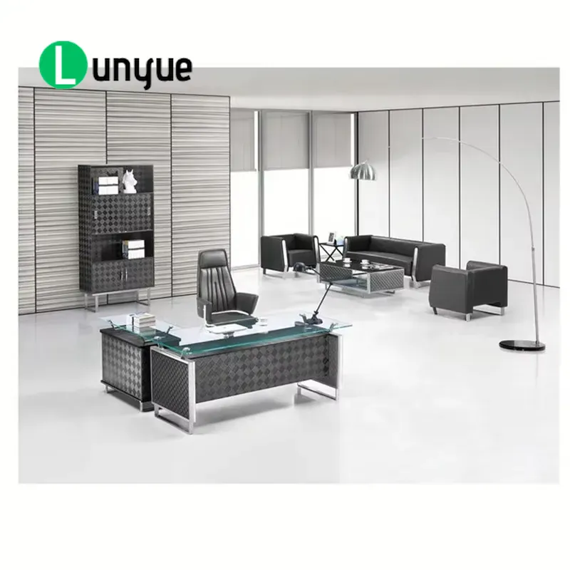 Nowoczesne szklane biurko wyko – Office Tech Furniture recenzja i cena